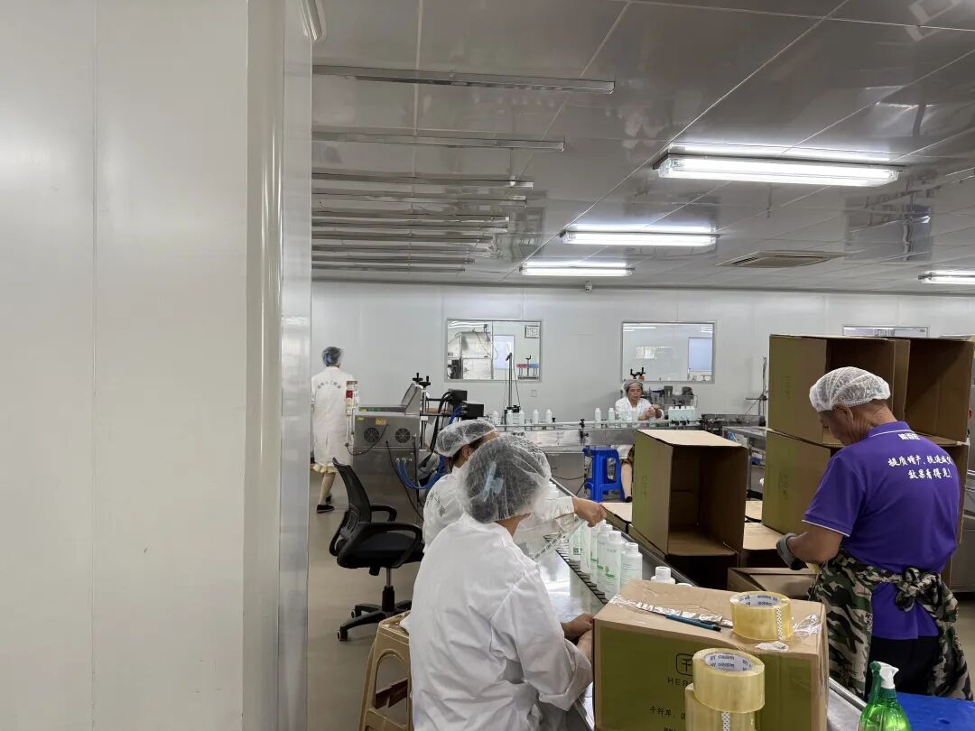 千纤草和拼多多，两个“固执者”的共赢