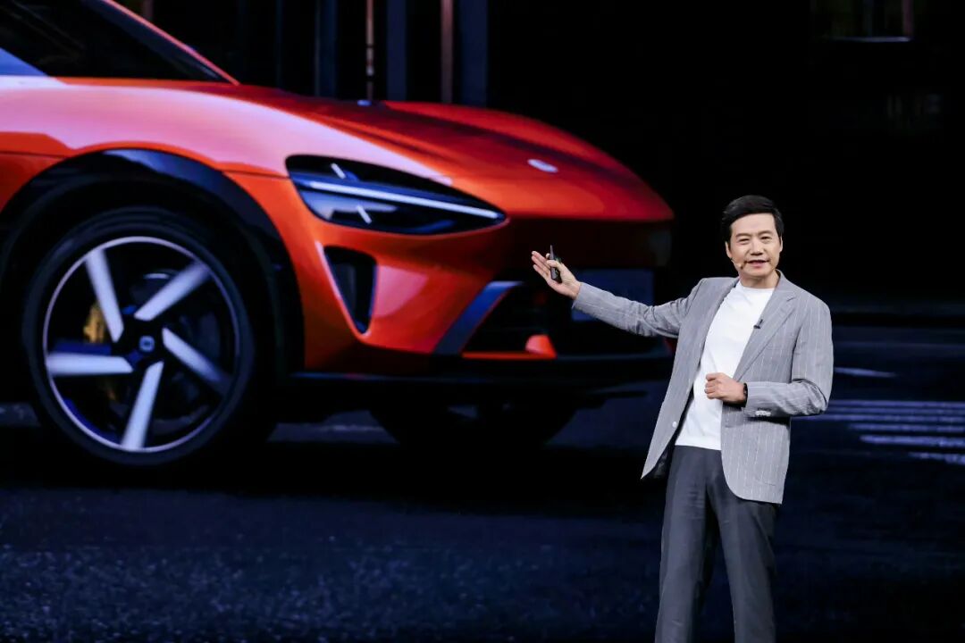 雷军不再“沉默”