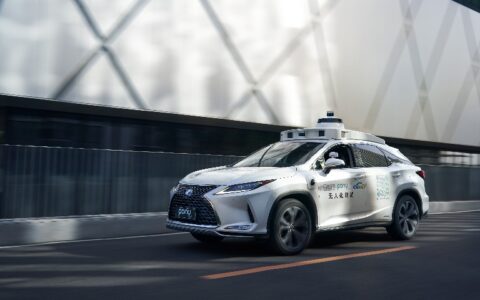 小马智行港股上市：自动驾驶从“技术追跑”到“商业领跑”的里程碑