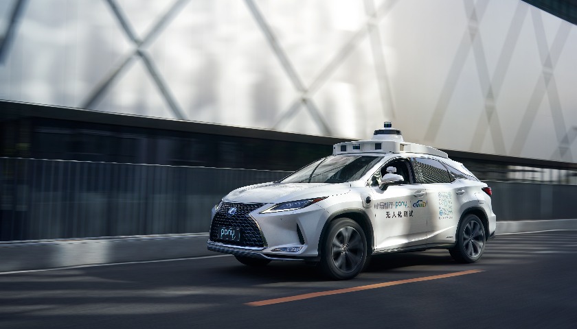 小马智行港股上市：自动驾驶从“技术追跑”到“商业领跑”的里程碑