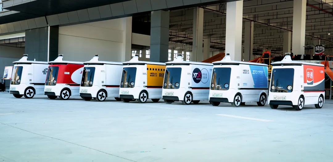 拼融资、谋上市、打价格战，无人物流车赛道“卷疯了”