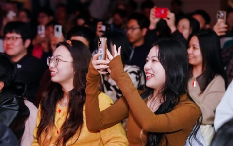 最佳LIVE门票销售奖，应该颁给锦江荟