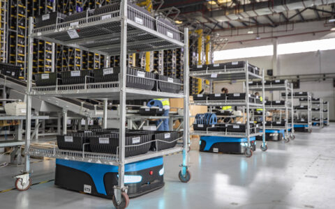 华晟智能业绩向好毛利率却大降：存货大增负债率高企，买理财与补流并行