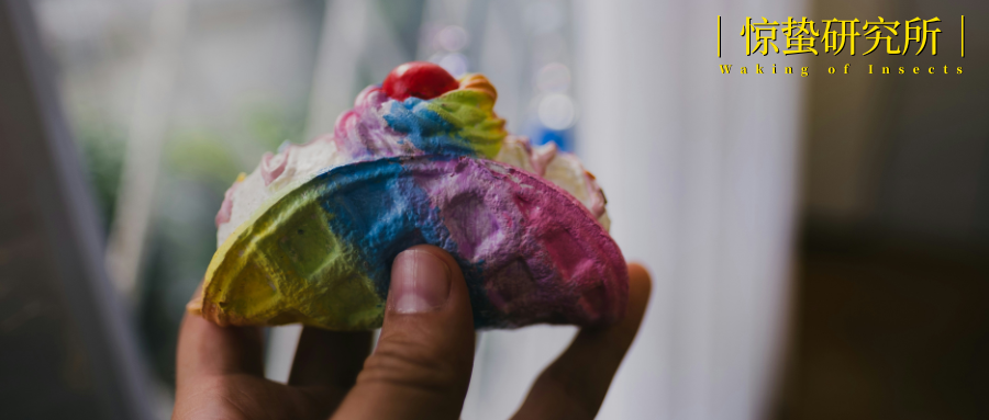 均价40元的捏捏，凭什么让年轻人一年剁手上万？