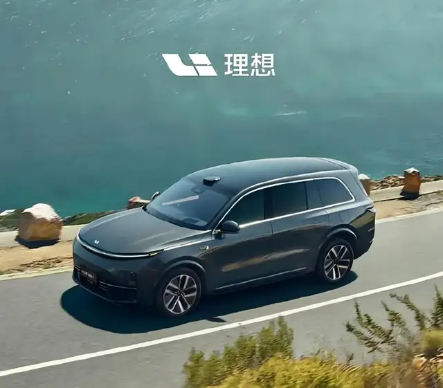 霸王茶姬，该晴天修屋顶了