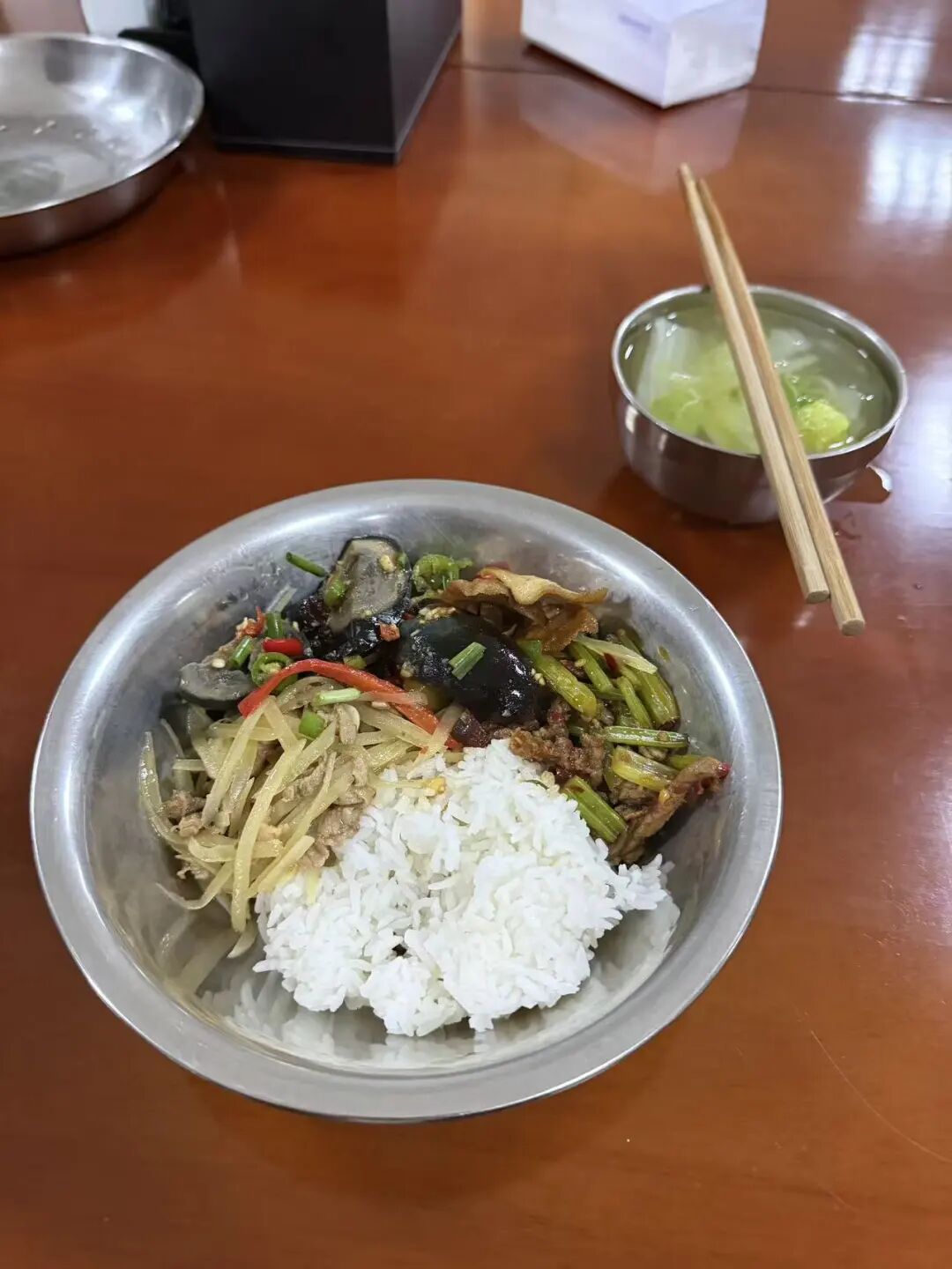 一线访谈丨返乡三年的90后们，后悔了吗？