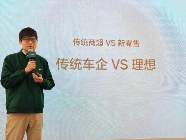 复盘2025AI眼镜：百款产品的聚焦和分化