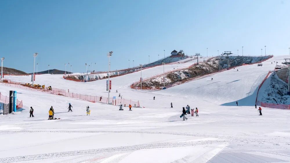 滑雪新玩法，现在流行“甩手式度假”