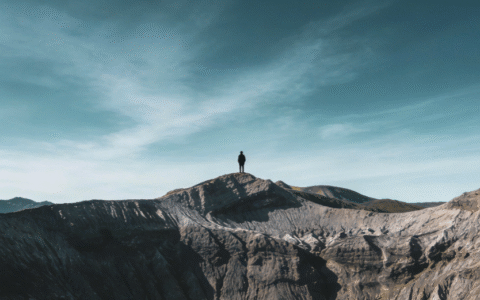 Tokens经济，站上“火山口”