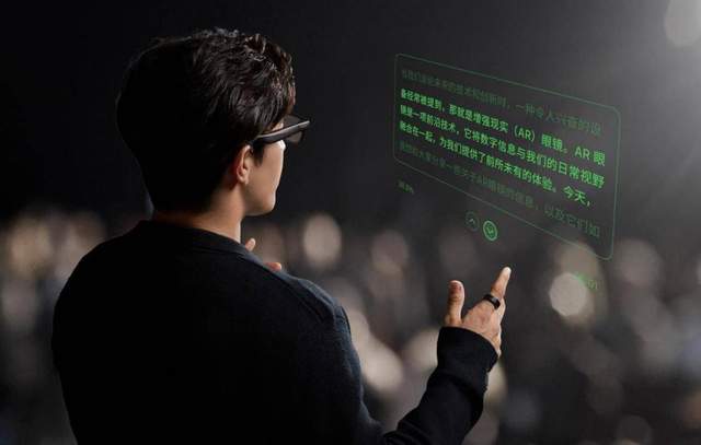 复盘2025AI眼镜：百款产品的聚焦和分化