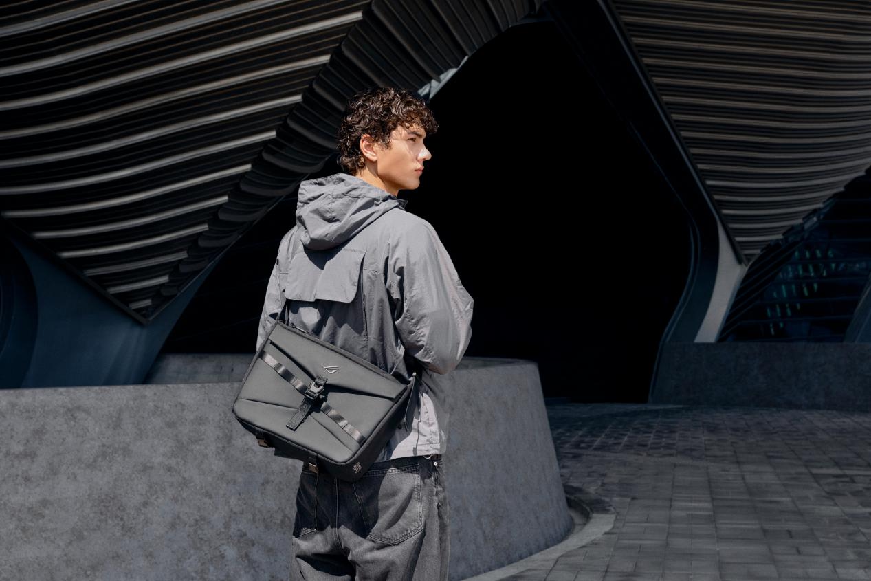 潮力上肩，型动全场，ROG神射手系列背包新品发布