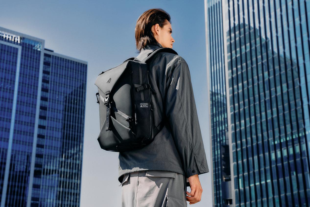 潮力上肩，型动全场，ROG神射手系列背包新品发布