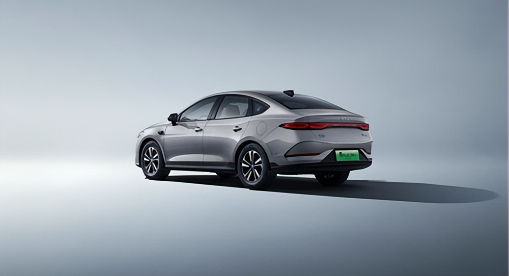 让通勤成本再创新低！2026款秦家族DM-i 210KM长续航版上市，TBC限时免费赠送