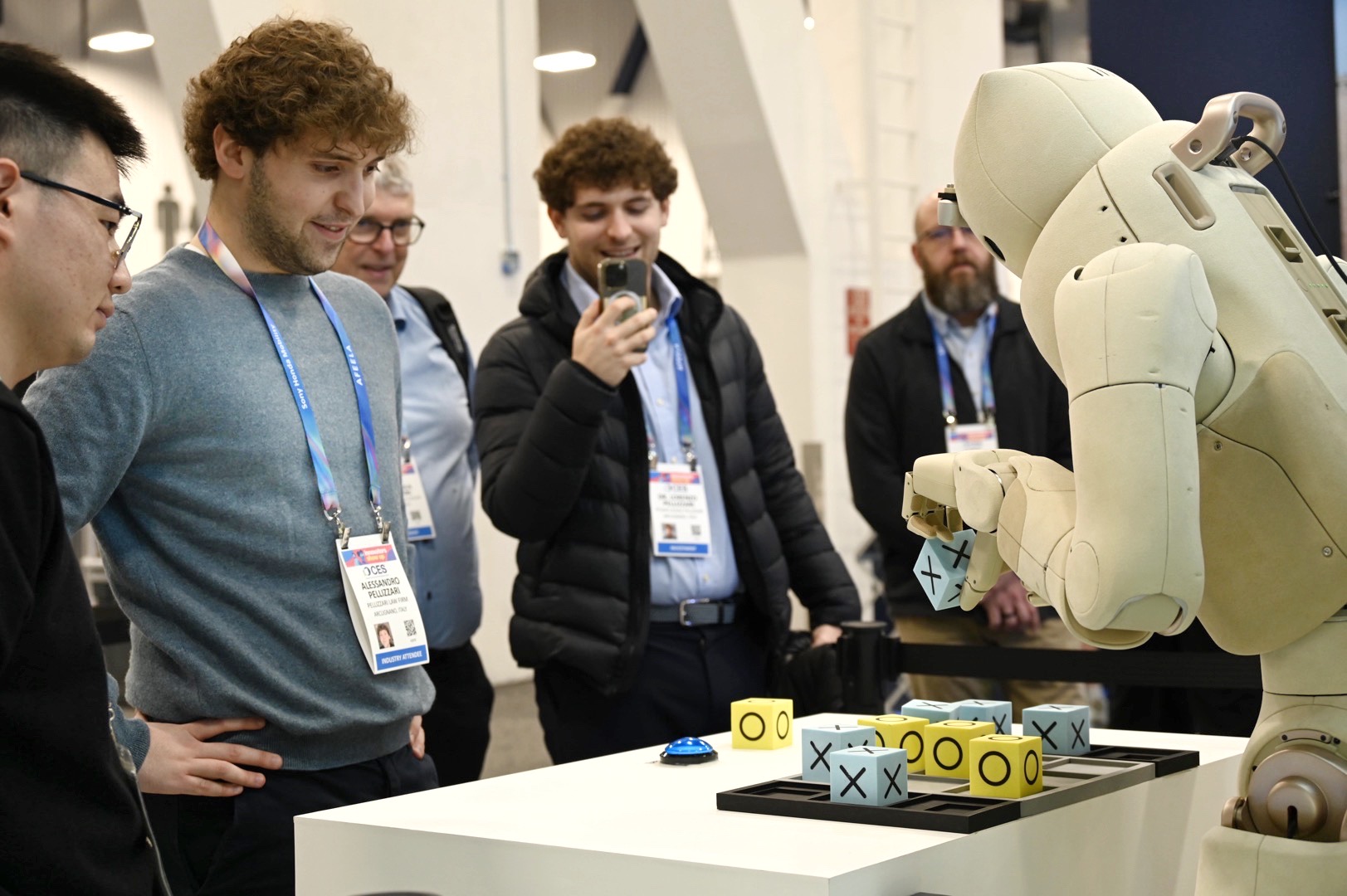 机器人从“像人”到“懂人”，傅利叶CES诠释“交互为王”