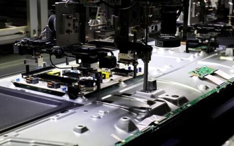 海信电视工厂，获评全球行业首个“灯塔工厂”