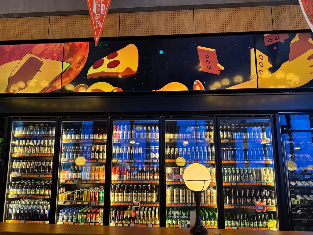 COMMUNE幻师冲刺上市：销售额下降仍激进扩张，递表前巨额分红上亿