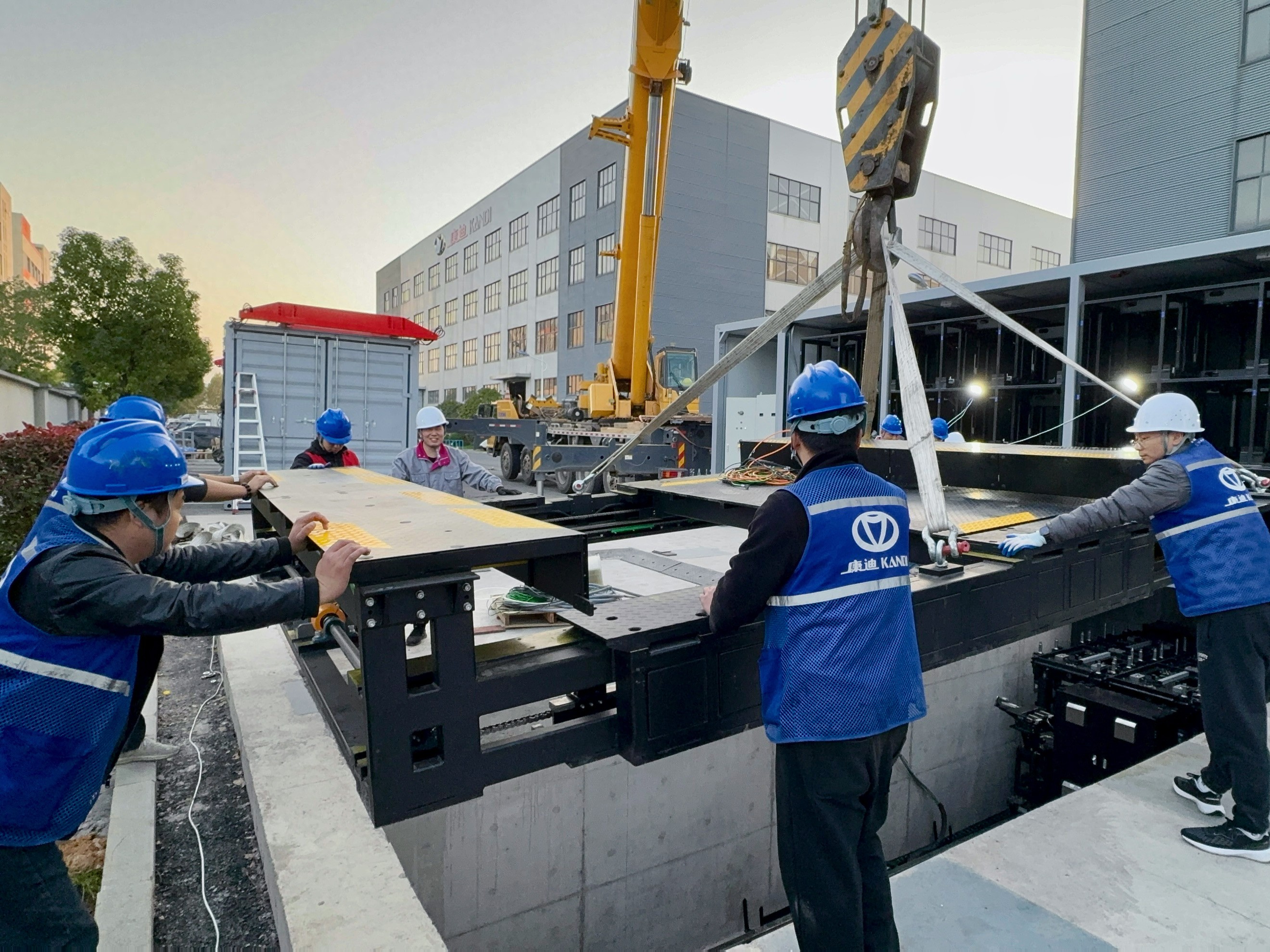 康迪科技战略合作宁德时代旗下时代骐骥 共推重卡换电规模化发展