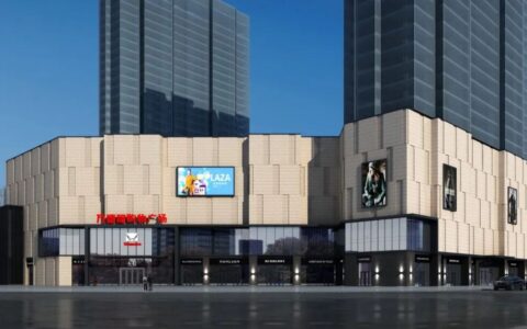 鸣鸣很忙上市，折扣零食“帝国”能否撑起资本估值？