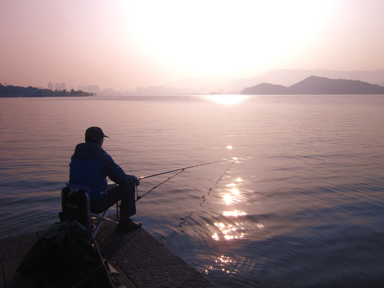 乐欣户外业绩承压显著：一年分红6500万超净利润，代工模式桎梏待解