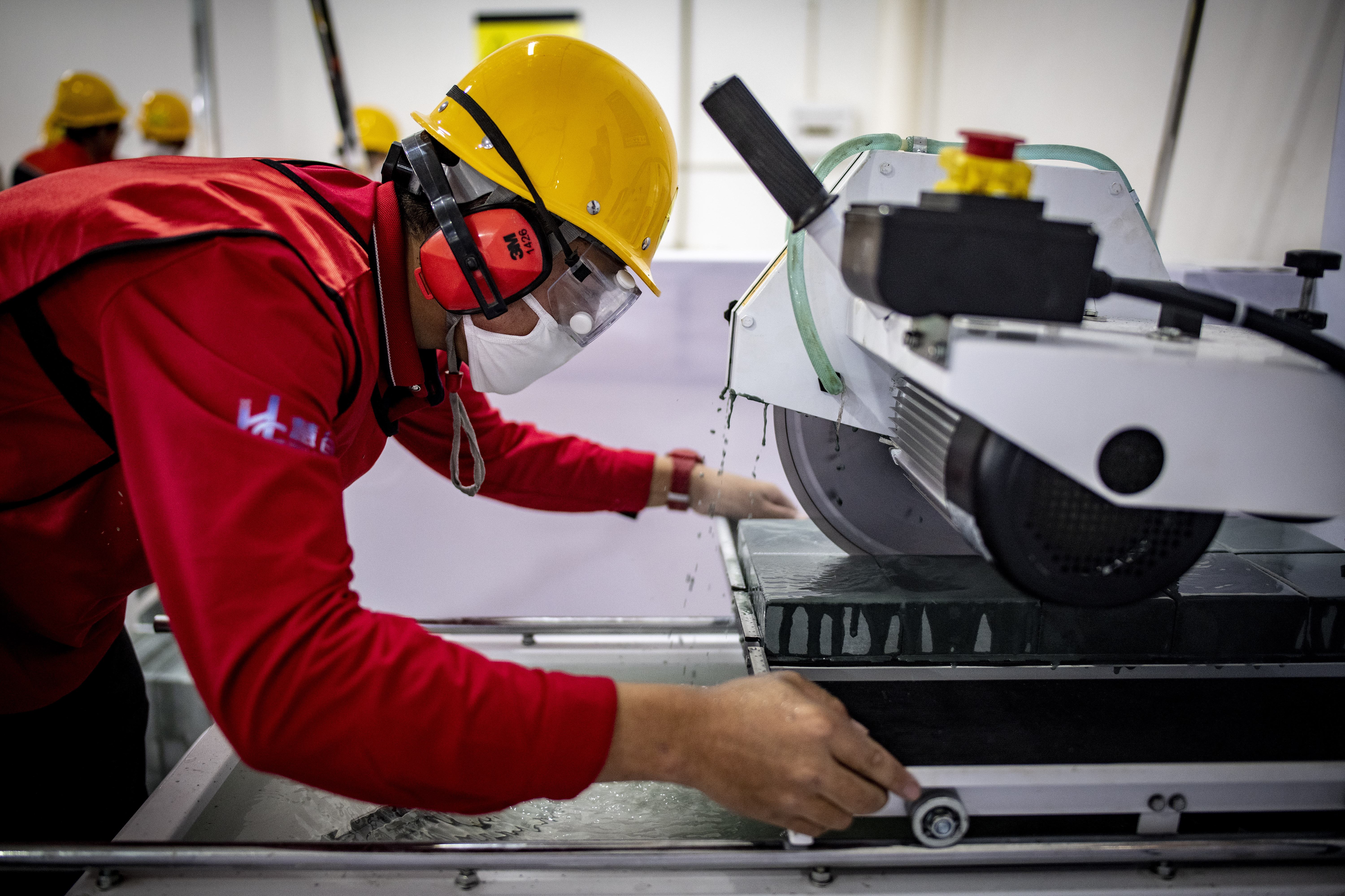 嗨学网付费用户大起大落持续亏损：营销费用超六成，数千条投诉近期被约谈