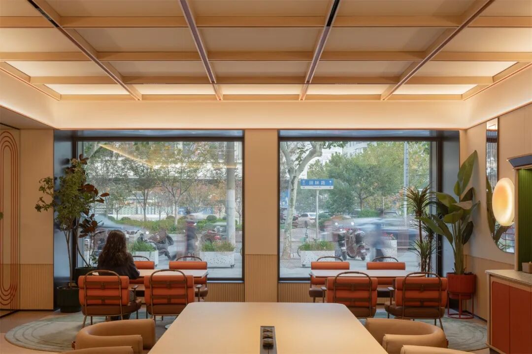 当桔子酒店礼盒开始塞满9包零食，我们又该睡不着了