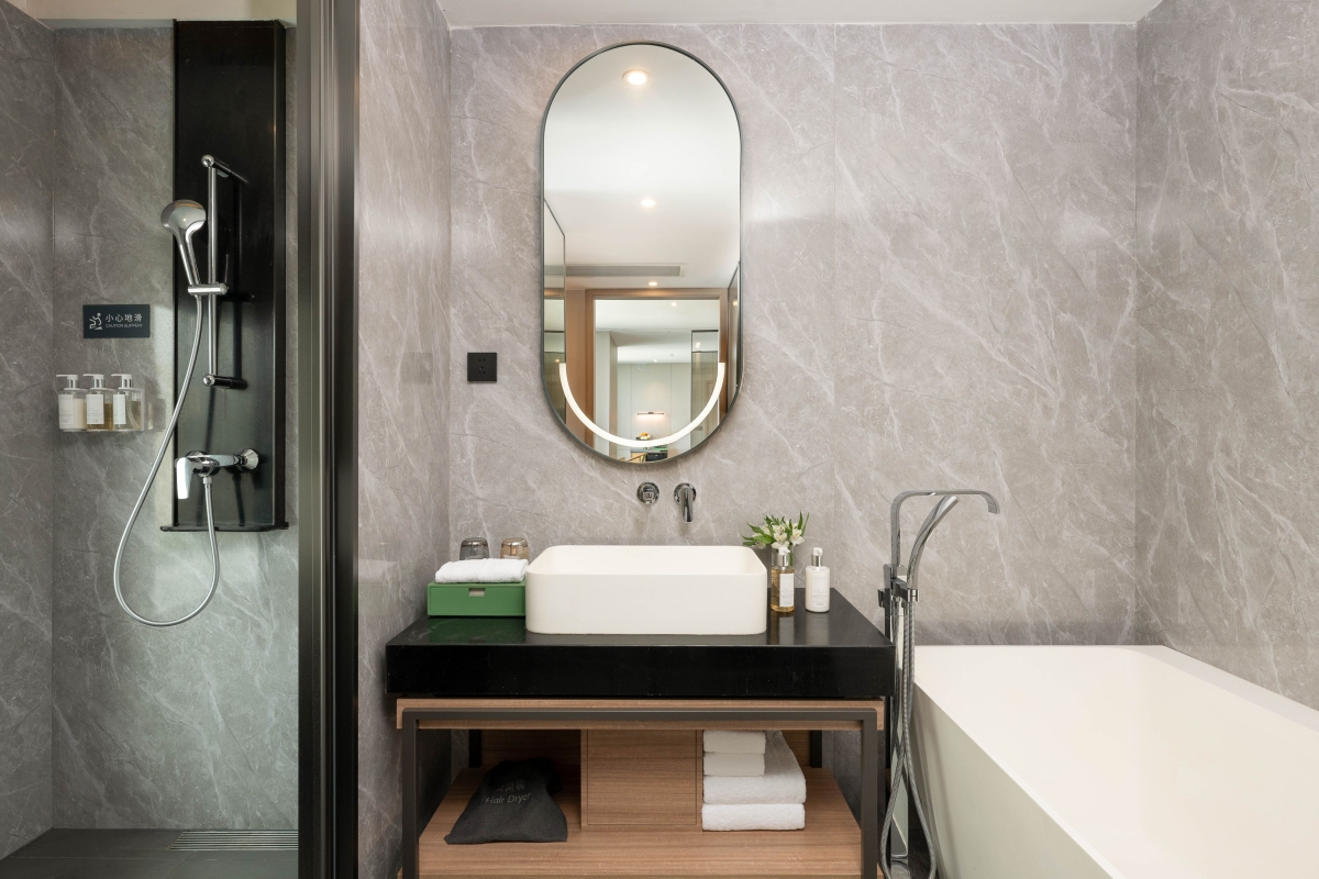 入华50年，假日酒店“挖”了一条难以复制的品牌“护城河”