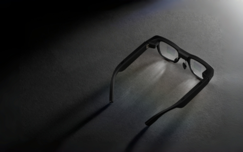 雷鸟创新，被“国家队”选中的智能眼镜答案