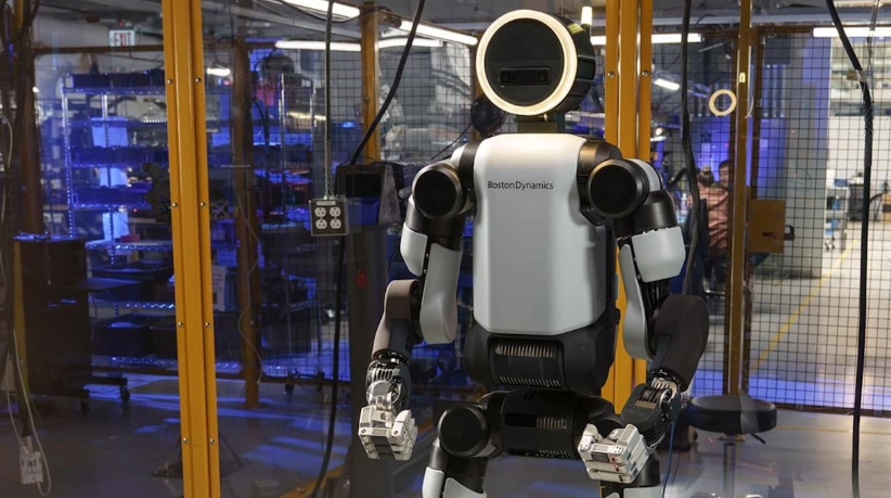 CES观察|AI硬件迎来黄金时代,中国机器人“进场打工”