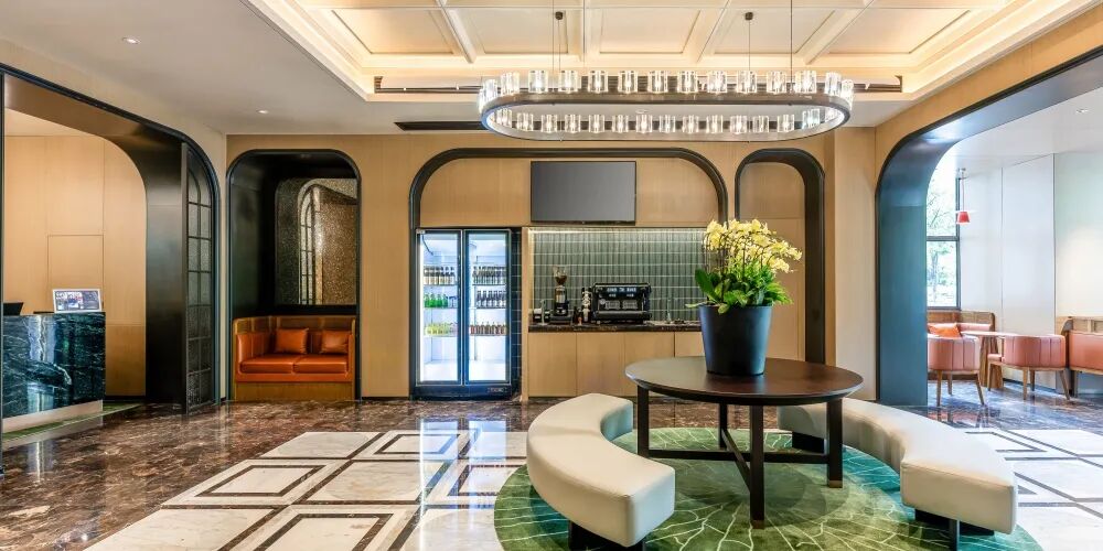 入华50年，假日酒店“挖”了一条难以复制的品牌“护城河”