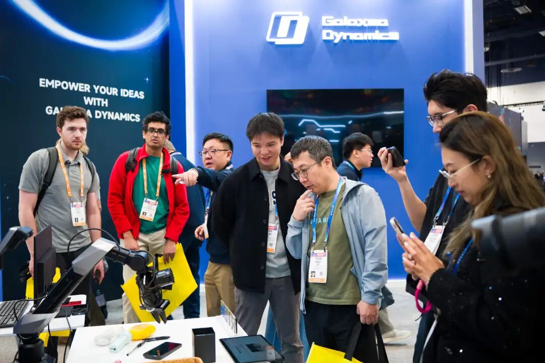 CES观察|AI硬件迎来黄金时代,中国机器人“进场打工”