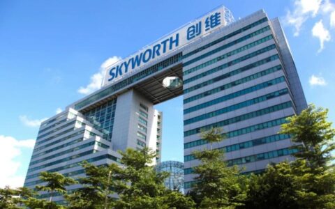 黄宏生“折腾”，创维“换挡”