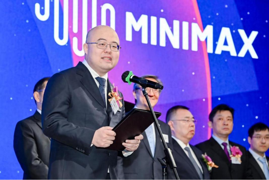 智谱和MiniMax，大模型的两种“活法”