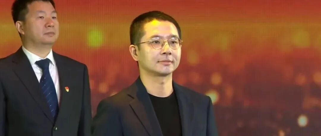印奇和50亿融资加持，阶跃星辰杀入决赛圈
