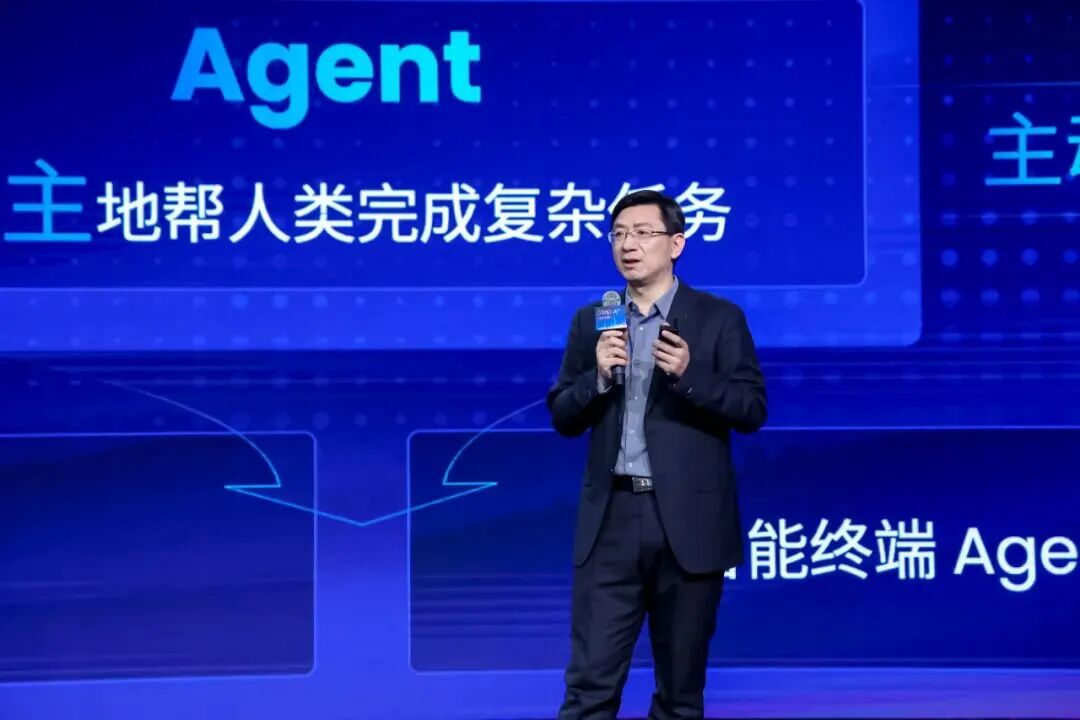 印奇和50亿融资加持，阶跃星辰杀入决赛圈