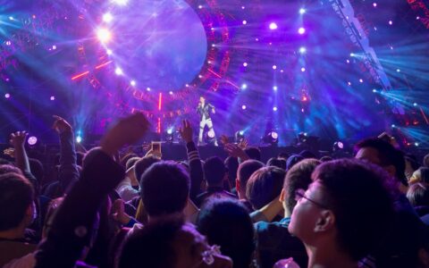 华晨宇你先别急，演唱会乐园不是那么好造的