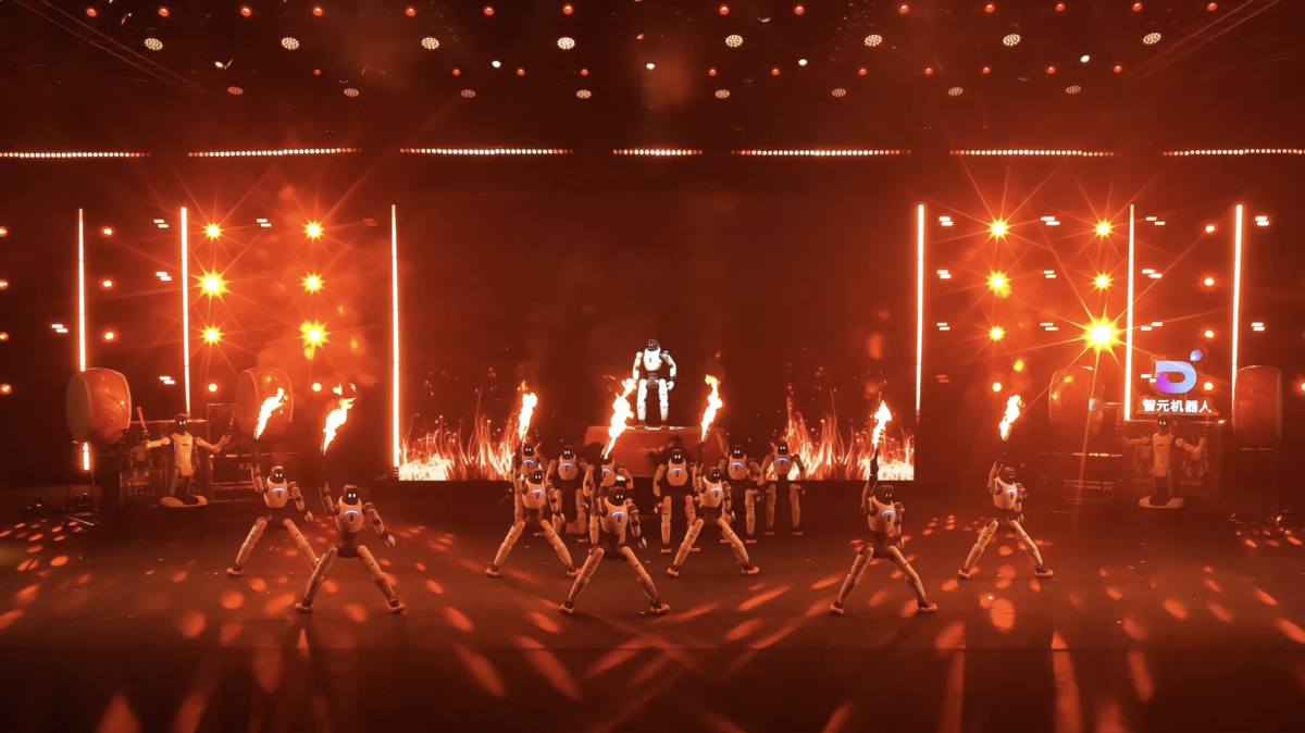《机器人奇妙夜》首秀，智元将打造中国机器人文化名片