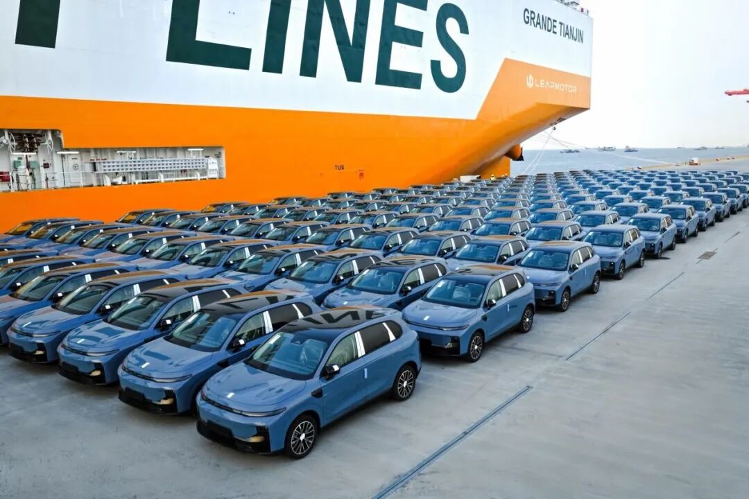 新能源汽车出海2.0：从“卖车”到“建生态”