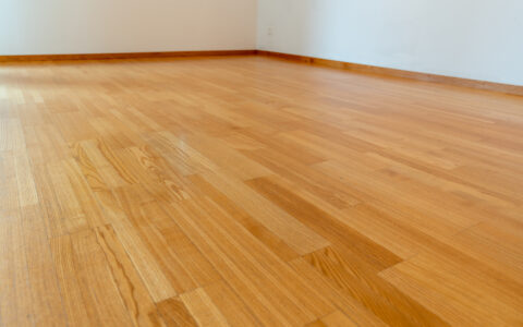 中鑫家居业绩大起大落：毛利率持续下滑，三重集中风险凸显