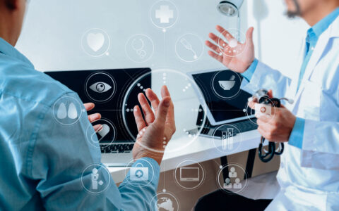 吉因加收入大降利润由盈转亏：偿债能力偏弱，经营现金流波动大