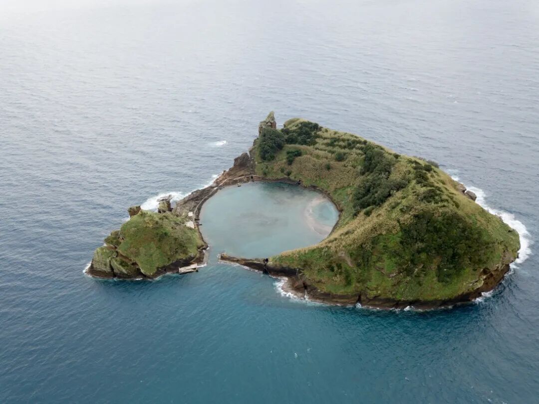 从万人吹到全网锤，稻草人旅行玩脱了