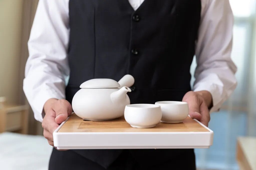 酒店业的智能化“蝶变”：AI成为服务生命体的新引擎
