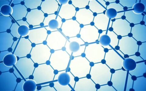 皇冠新材核心产品单价持续下行：研发费用率弱同行，分红1.58亿再补流1亿