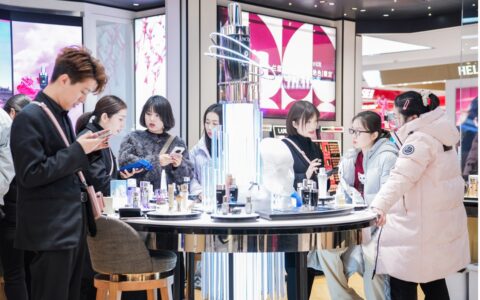 连续八年，海蓝之谜等多品牌在银泰百货收获“全国销售第一柜”