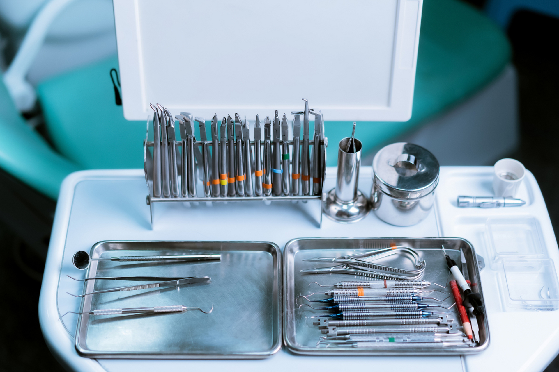 威高股份深陷“行贿门”：送现金、送金条与高回扣，持续增持股价仍跌三成