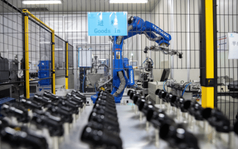 锐翔智能存货与应收账款“双高”：研发费用率远弱同行，股权转让价飙升