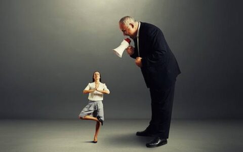 两年多时间、他走过种子、天使、A轮，终于在今年死掉了