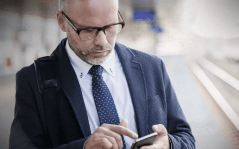 以增长黑客的思维来做广告变现，能否成功