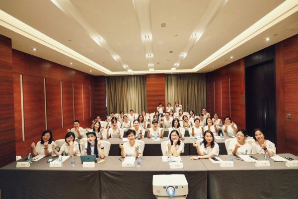 灵魂有香气的女子：700万用户自媒体矩阵，每月1000万成交额